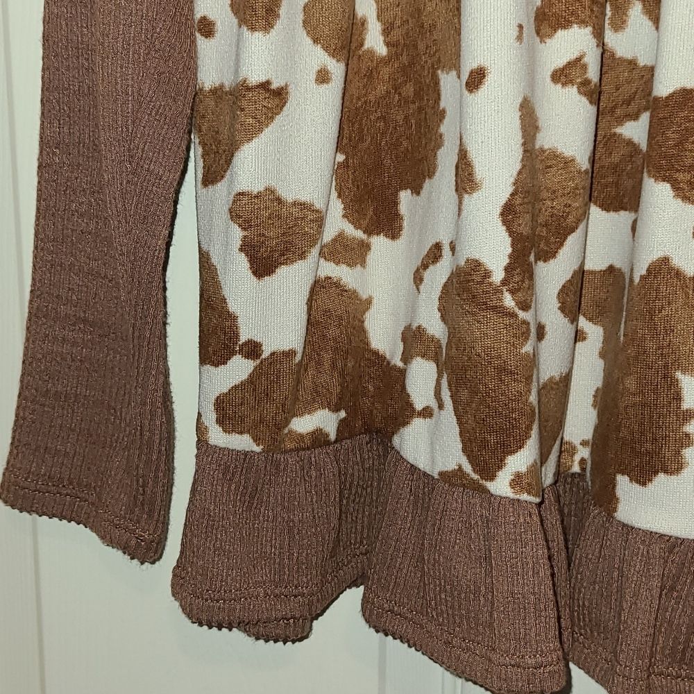 Hailey & Co. Top. Small - Picture 3 of 3